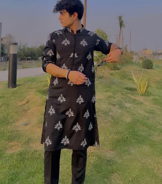 BLACK FLORAL EMBROIDERED PARIJAAT KURTA WITH PAJAMA SET FOR MEN